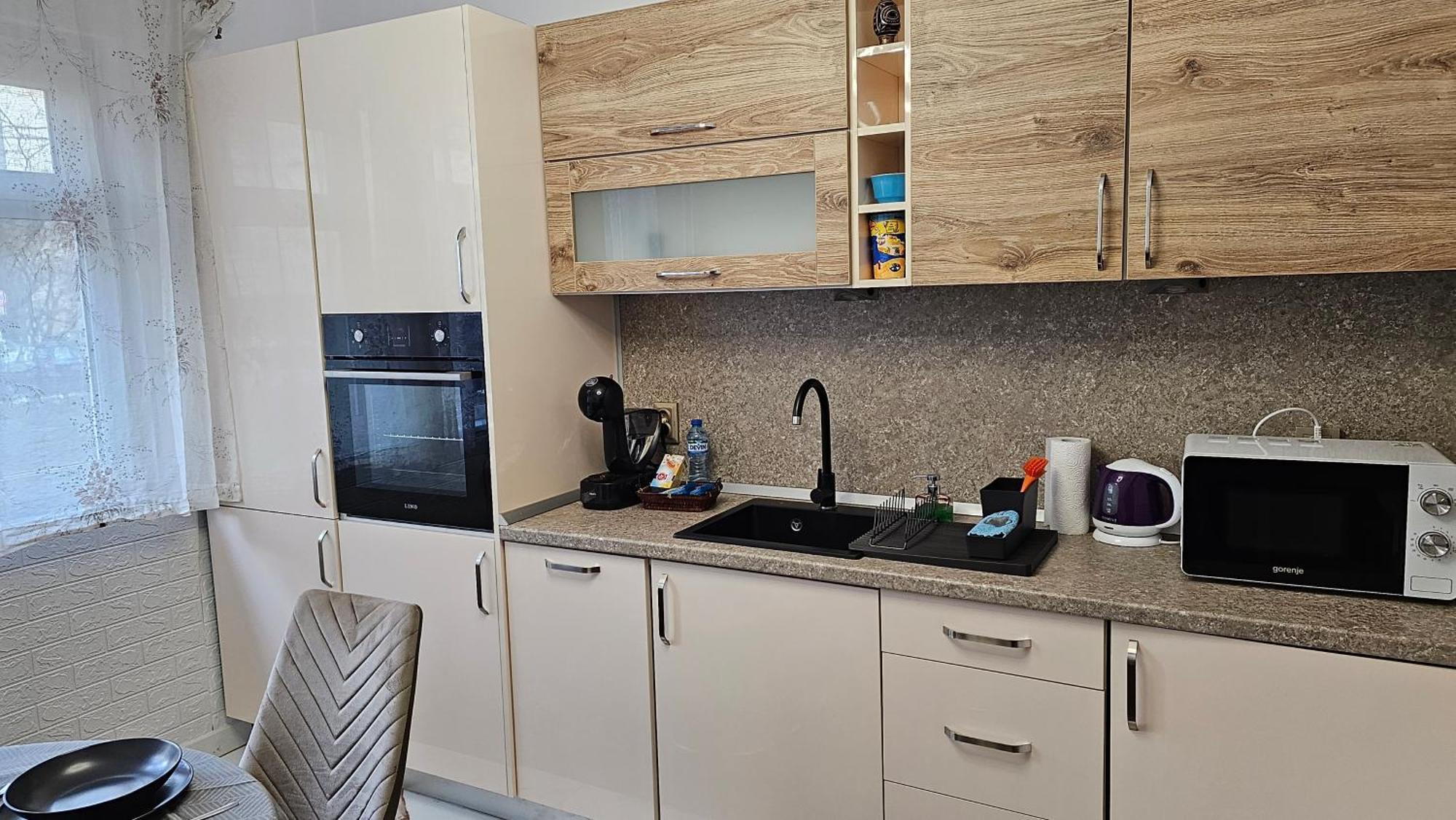 Urban Comfort 1br Near South Park With Balcony Sofia